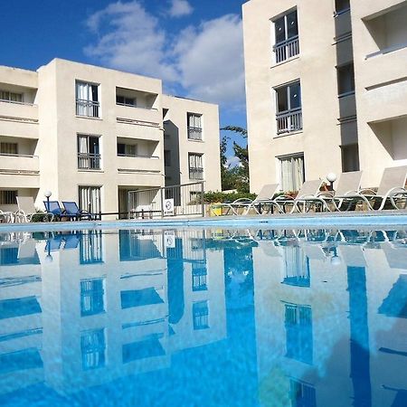 Daphne Hotel Apartments (Adults Only) Paphos Bagian luar foto