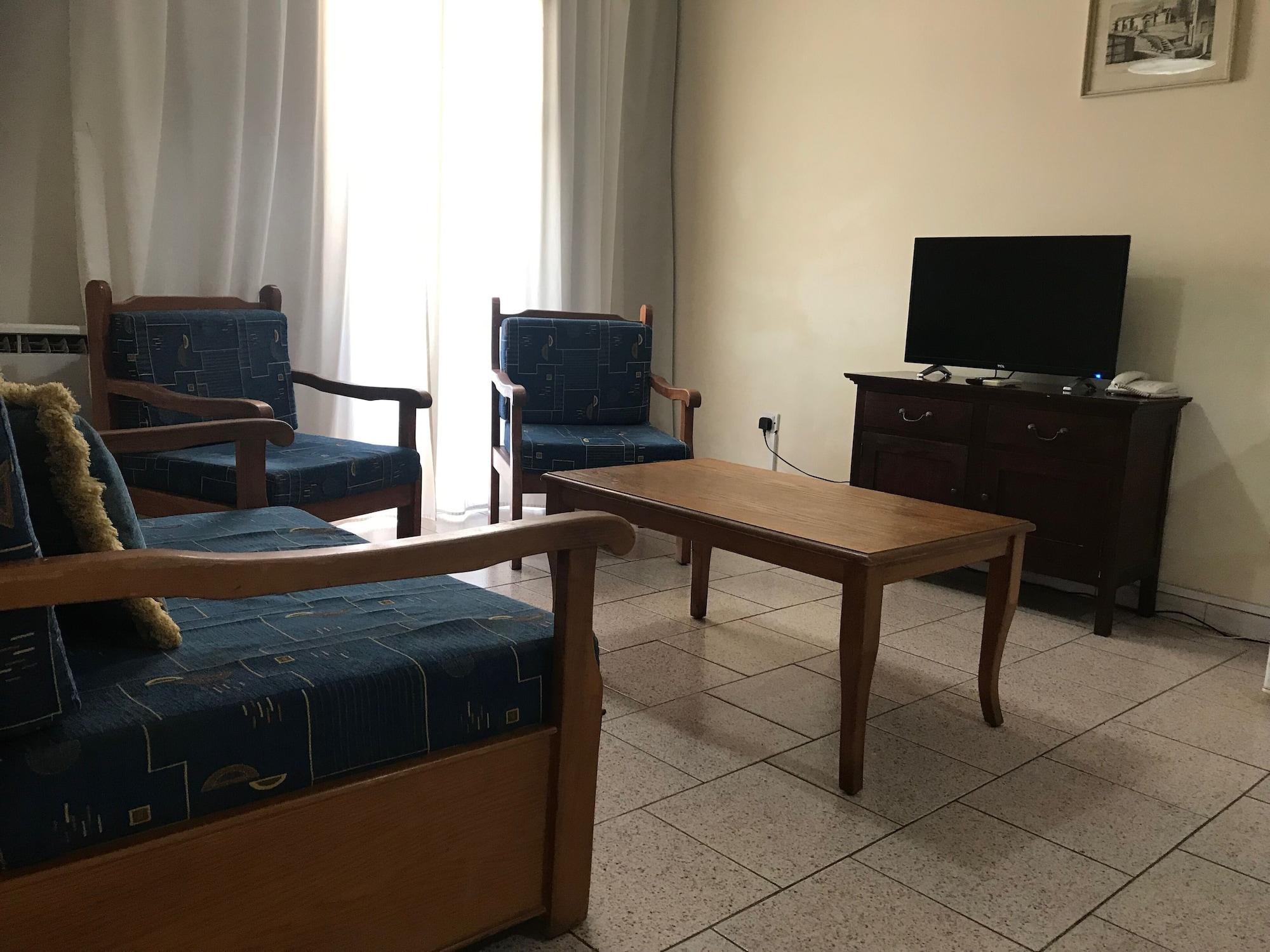 Daphne Hotel Apartments (Adults Only) Paphos Bagian luar foto