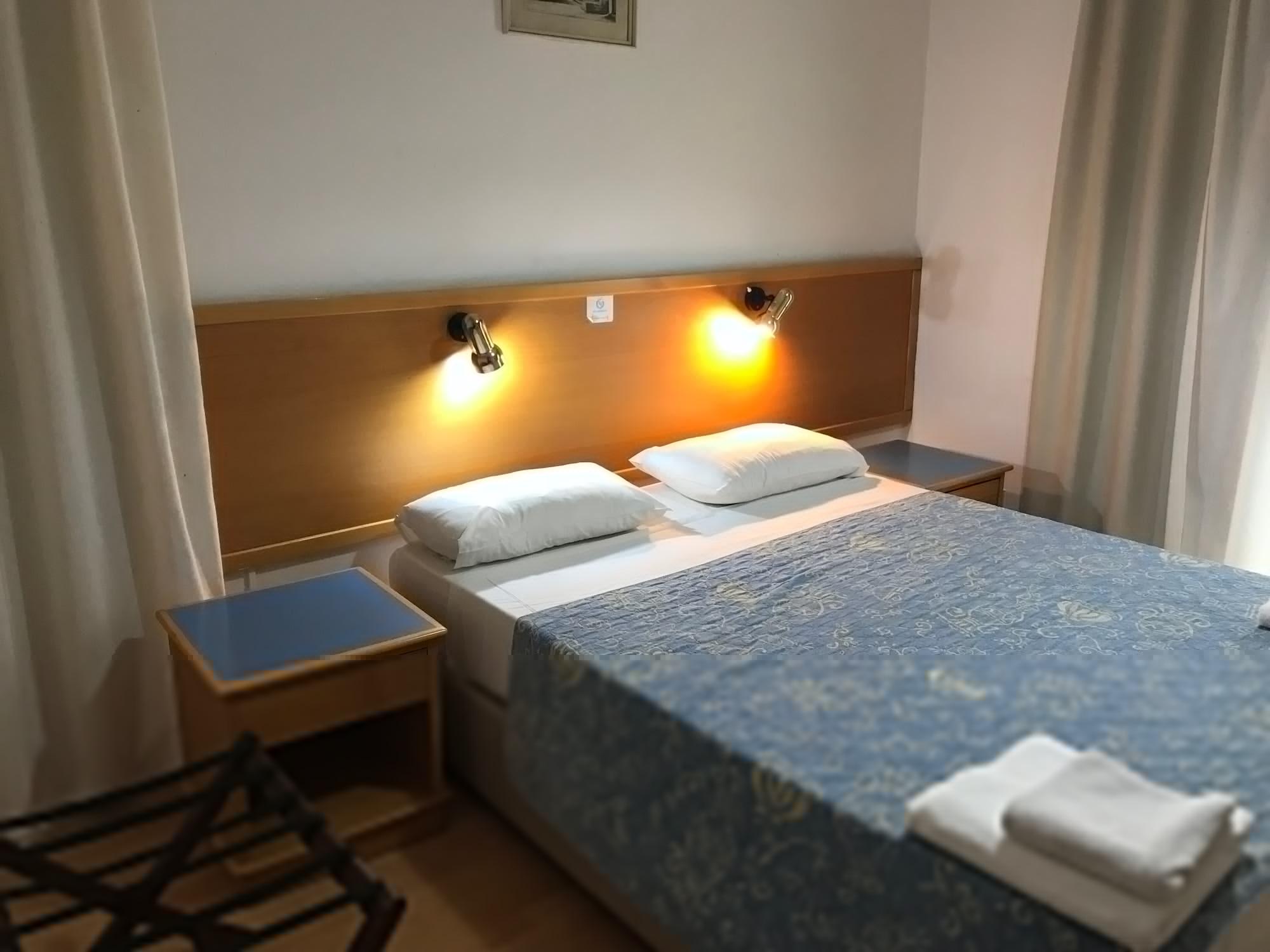 Daphne Hotel Apartments (Adults Only) Paphos Bagian luar foto