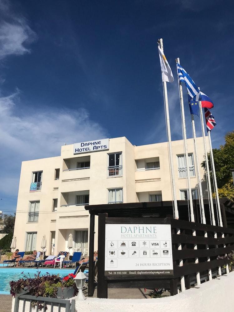 Daphne Hotel Apartments (Adults Only) Paphos Bagian luar foto