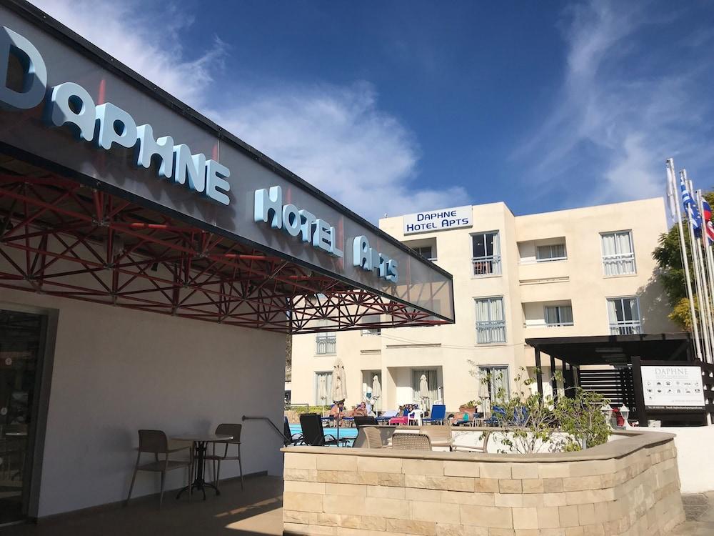 Daphne Hotel Apartments (Adults Only) Paphos Bagian luar foto