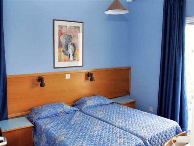 Daphne Hotel Apartments (Adults Only) Paphos Bagian luar foto