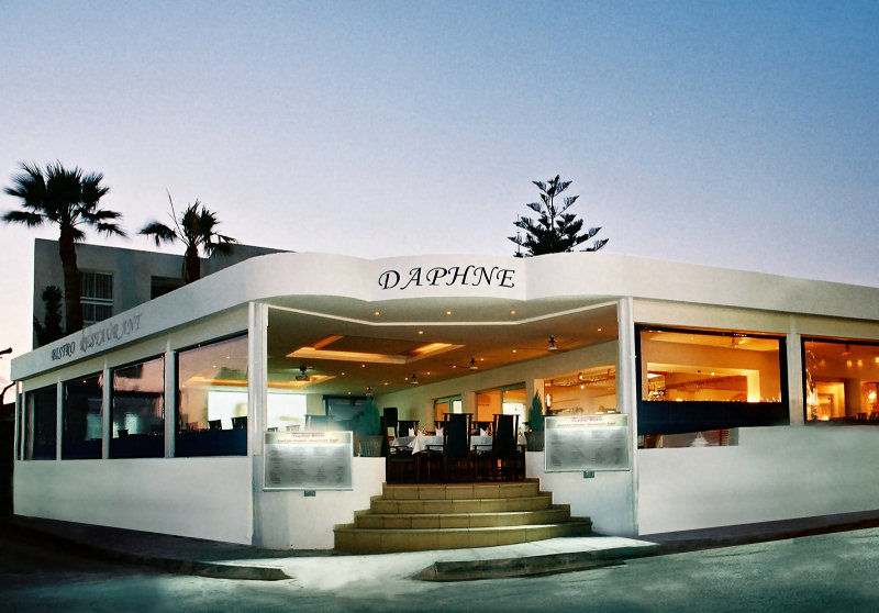 Daphne Hotel Apartments (Adults Only) Paphos Bagian luar foto