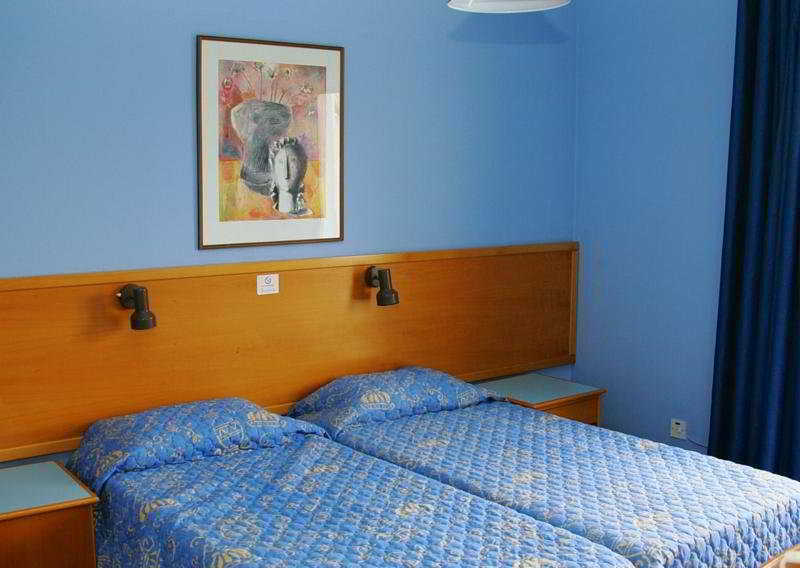 Daphne Hotel Apartments (Adults Only) Paphos Bagian luar foto