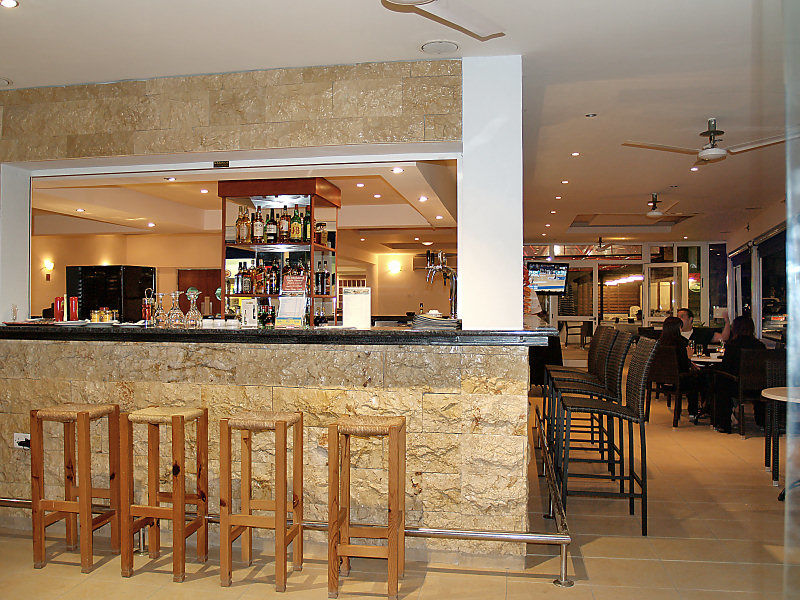 Daphne Hotel Apartments (Adults Only) Paphos Bagian luar foto