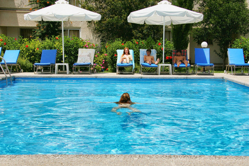 Daphne Hotel Apartments (Adults Only) Paphos Bagian luar foto