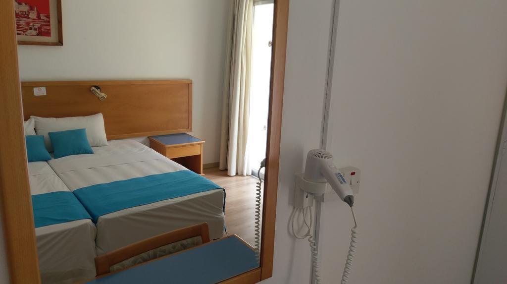 Daphne Hotel Apartments (Adults Only) Paphos Bagian luar foto