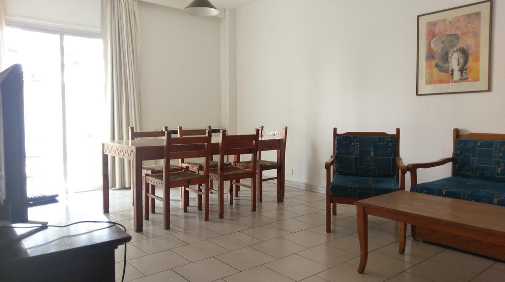 Daphne Hotel Apartments (Adults Only) Paphos Bagian luar foto