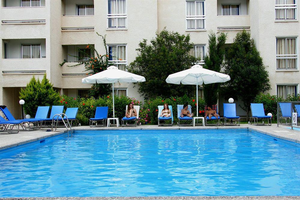 Daphne Hotel Apartments (Adults Only) Paphos Bagian luar foto
